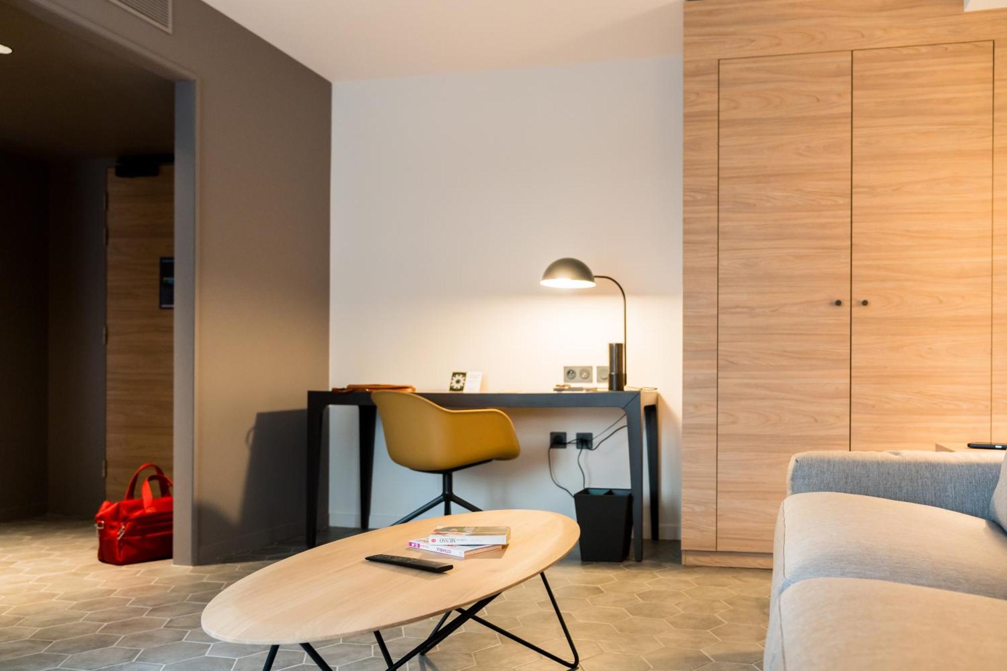Dolce By Wyndham Versailles - Domaine Du Montcel ชูย์-ออง-โชแซส ภายนอก รูปภาพ