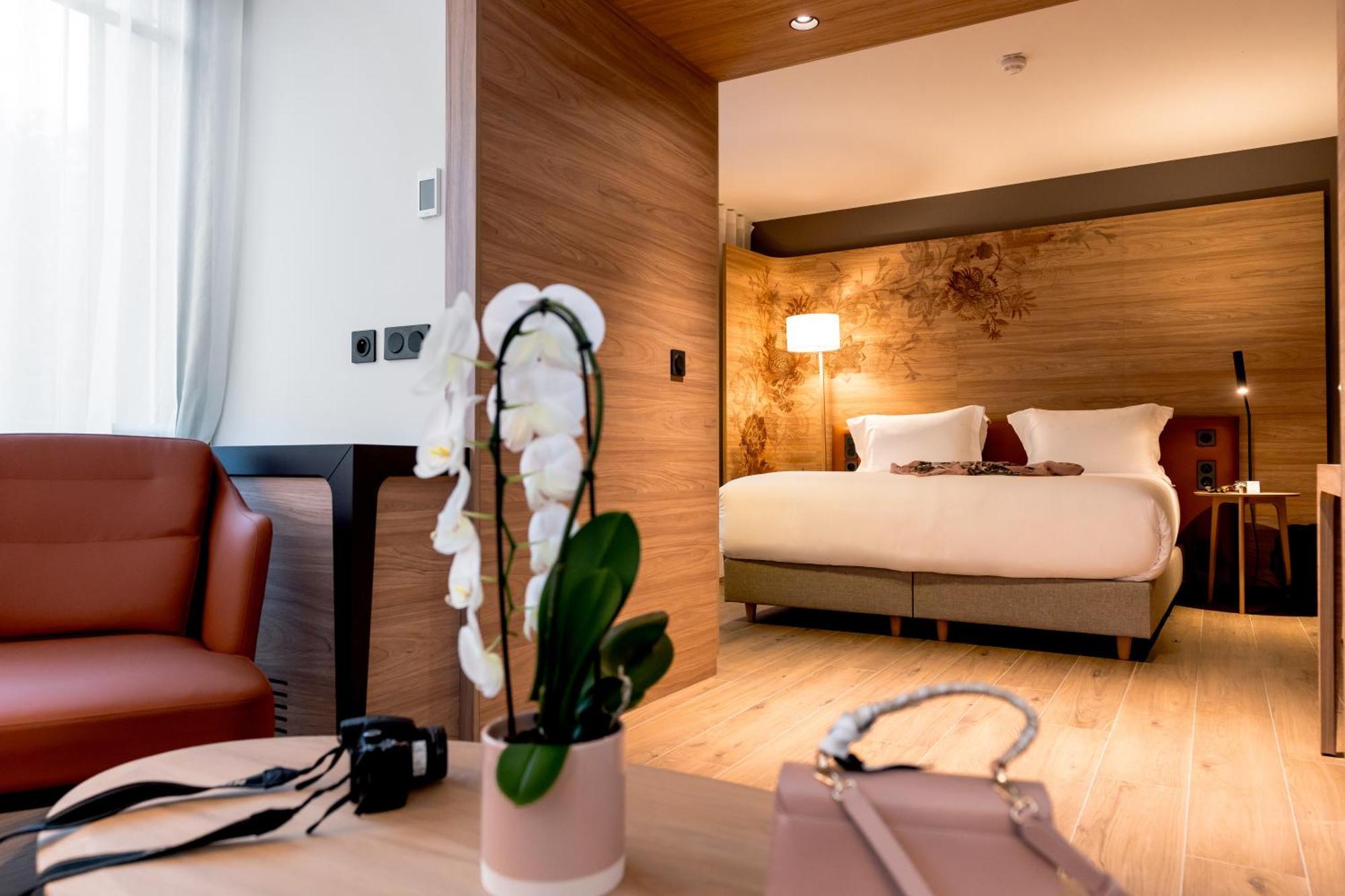 Dolce By Wyndham Versailles - Domaine Du Montcel ชูย์-ออง-โชแซส ภายนอก รูปภาพ