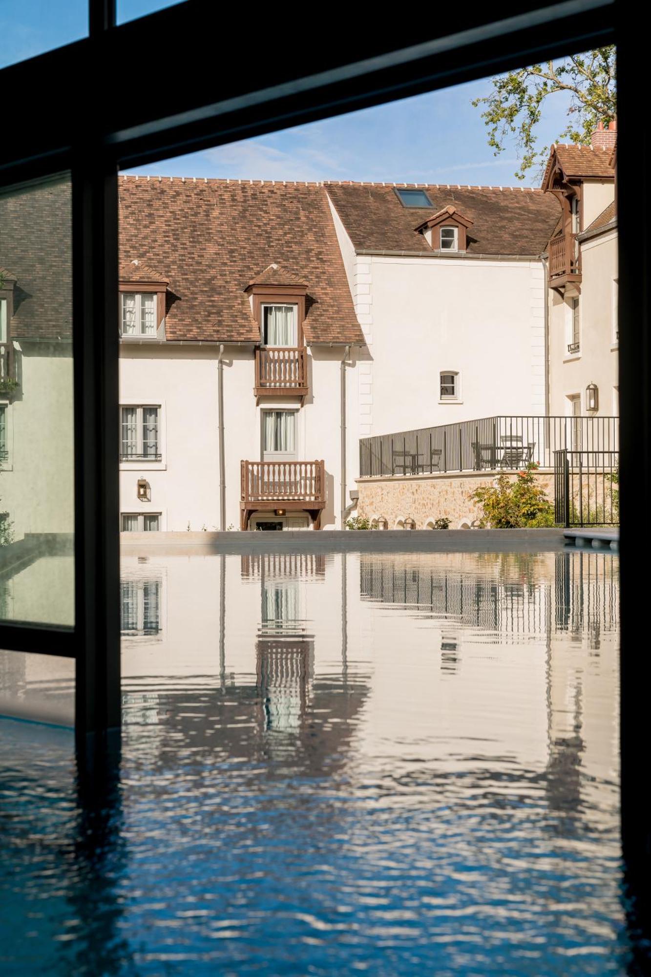 Dolce By Wyndham Versailles - Domaine Du Montcel ชูย์-ออง-โชแซส ภายนอก รูปภาพ
