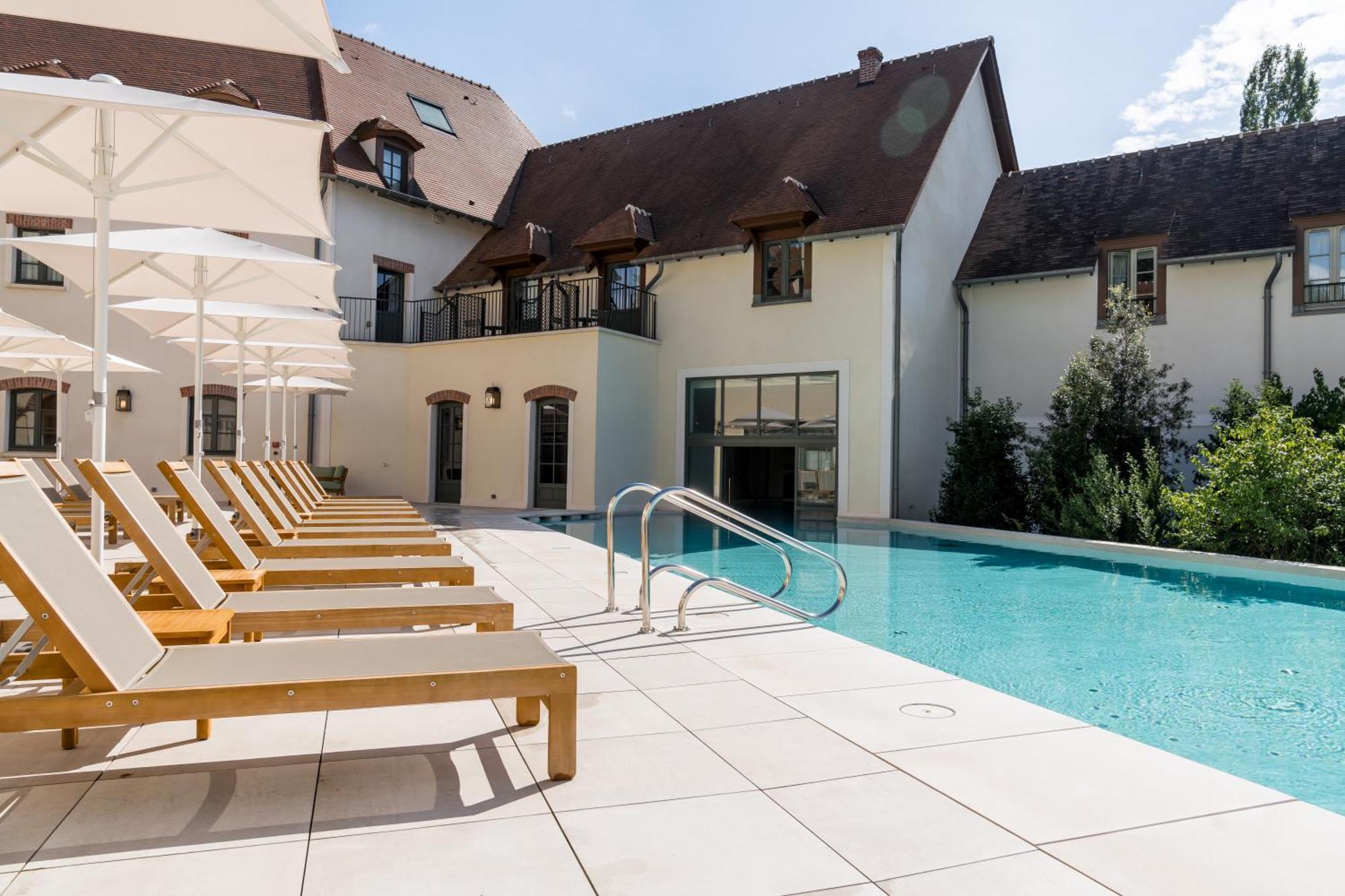 Dolce By Wyndham Versailles - Domaine Du Montcel ชูย์-ออง-โชแซส ภายนอก รูปภาพ
