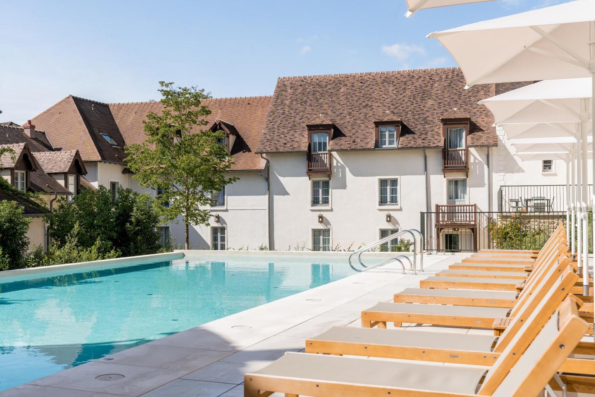 Dolce By Wyndham Versailles - Domaine Du Montcel ชูย์-ออง-โชแซส ภายนอก รูปภาพ