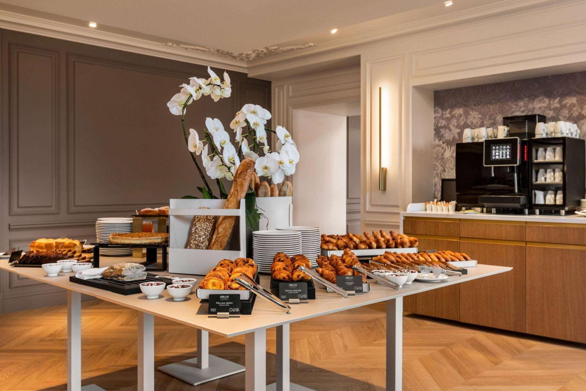 Dolce By Wyndham Versailles - Domaine Du Montcel ชูย์-ออง-โชแซส ภายนอก รูปภาพ
