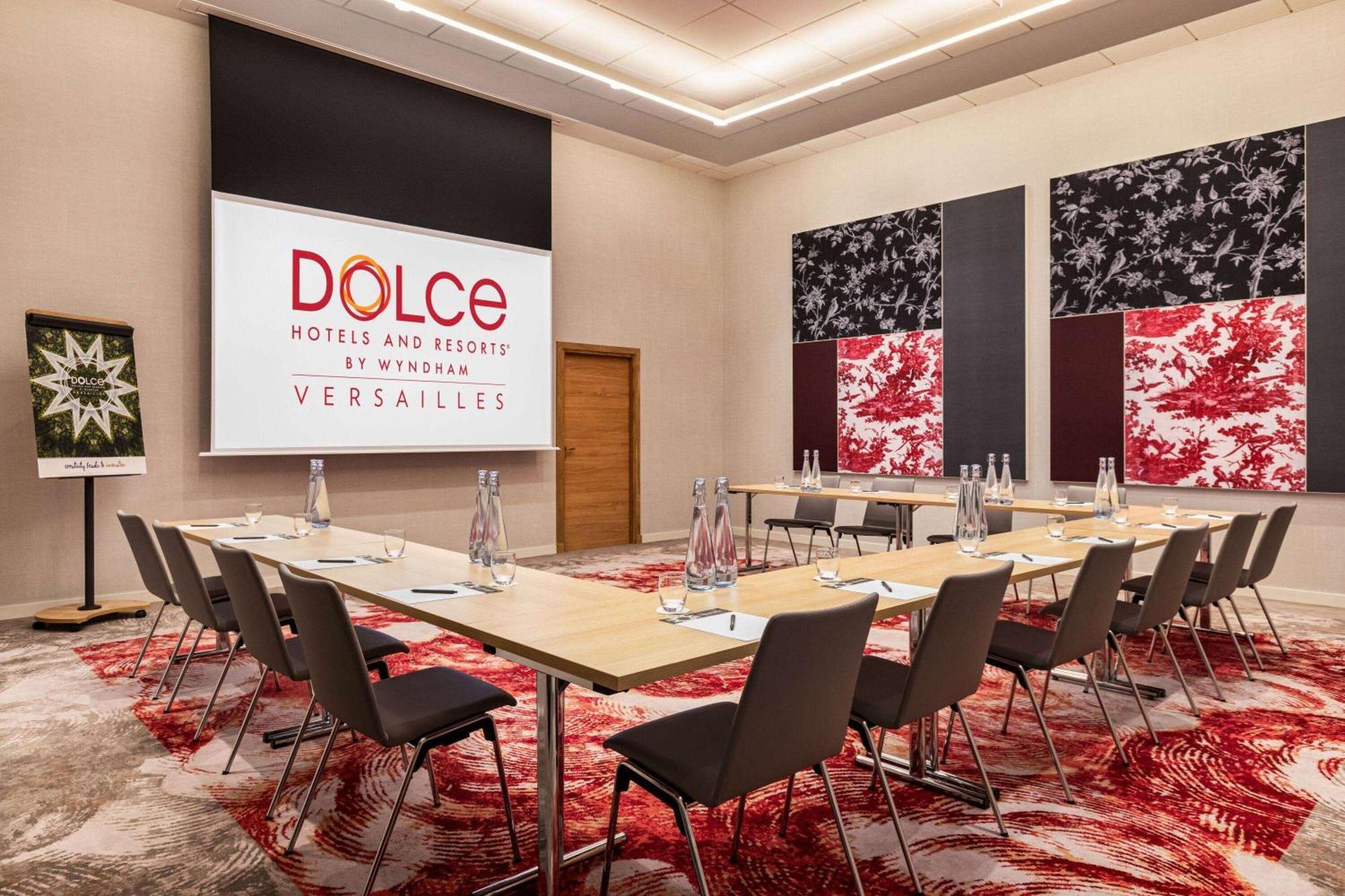 Dolce By Wyndham Versailles - Domaine Du Montcel ชูย์-ออง-โชแซส ภายนอก รูปภาพ