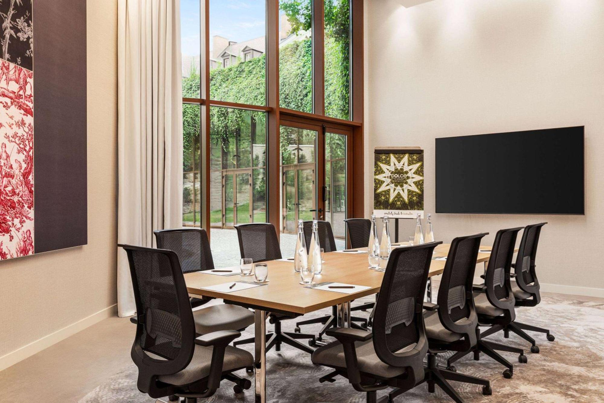 Dolce By Wyndham Versailles - Domaine Du Montcel ชูย์-ออง-โชแซส ภายนอก รูปภาพ