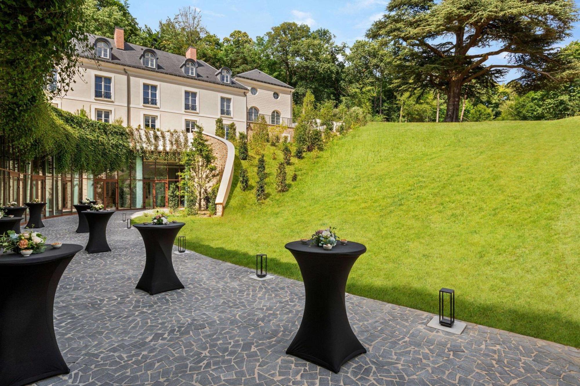 Dolce By Wyndham Versailles - Domaine Du Montcel ชูย์-ออง-โชแซส ภายนอก รูปภาพ