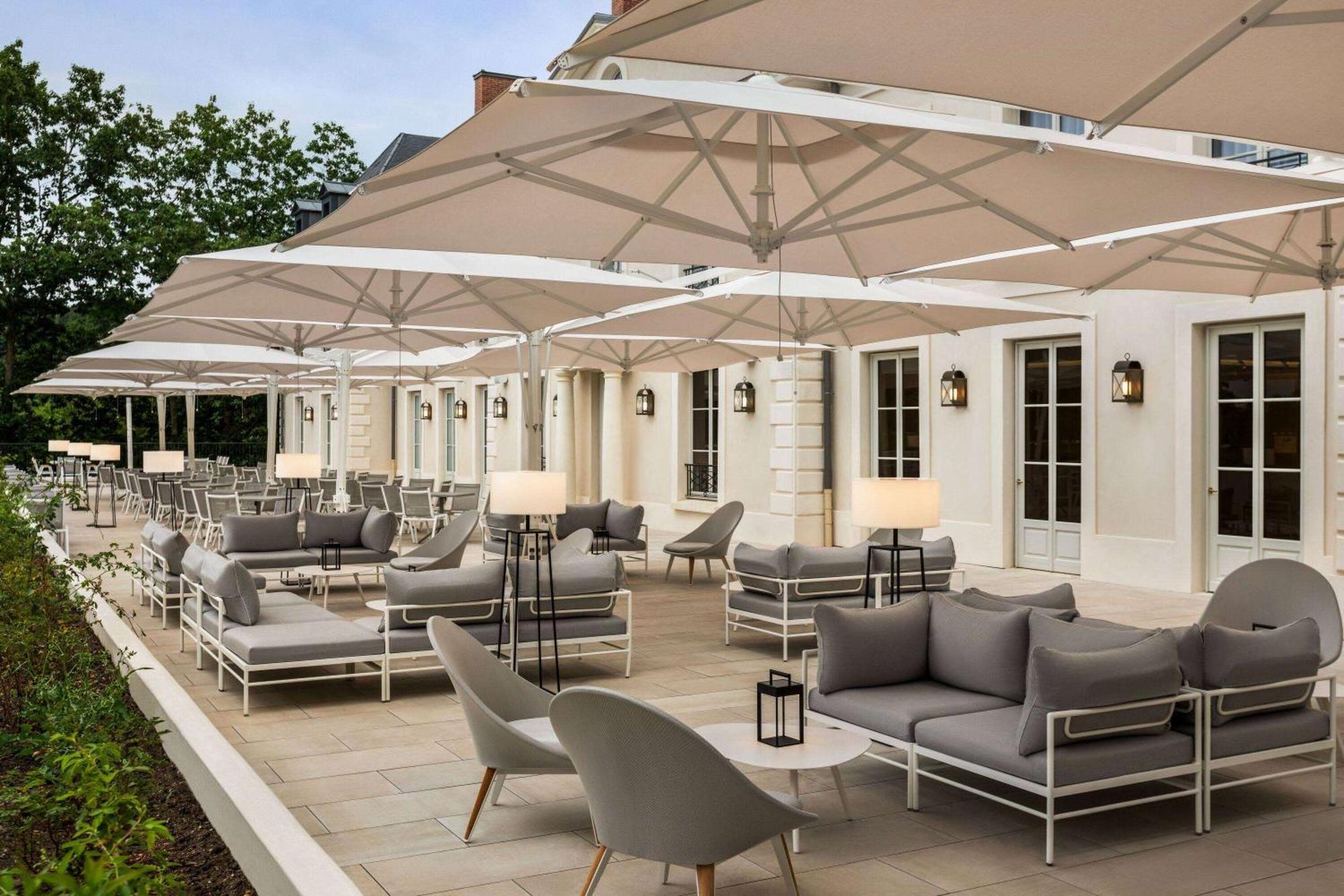 Dolce By Wyndham Versailles - Domaine Du Montcel ชูย์-ออง-โชแซส ภายนอก รูปภาพ