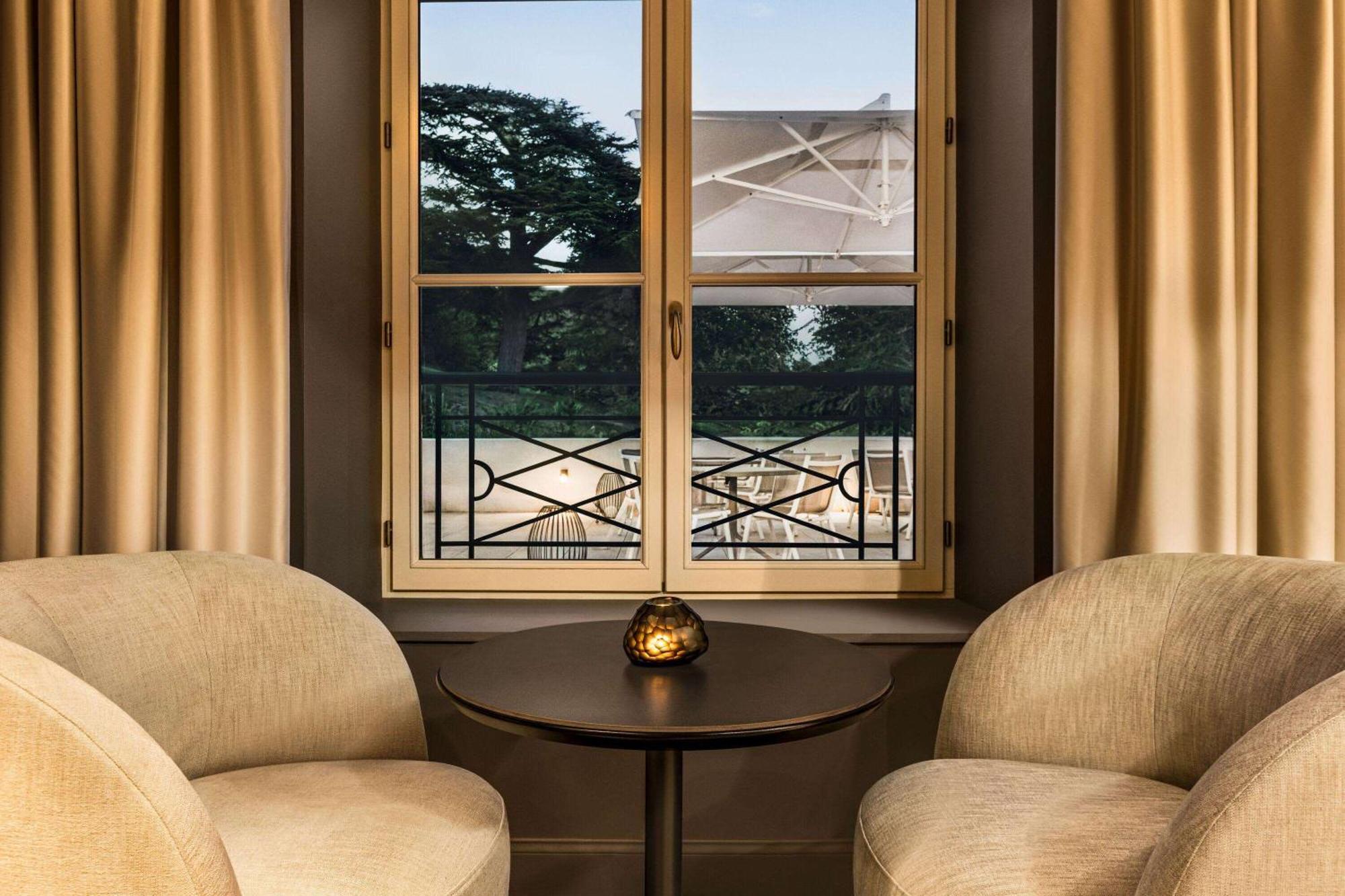 Dolce By Wyndham Versailles - Domaine Du Montcel ชูย์-ออง-โชแซส ภายนอก รูปภาพ
