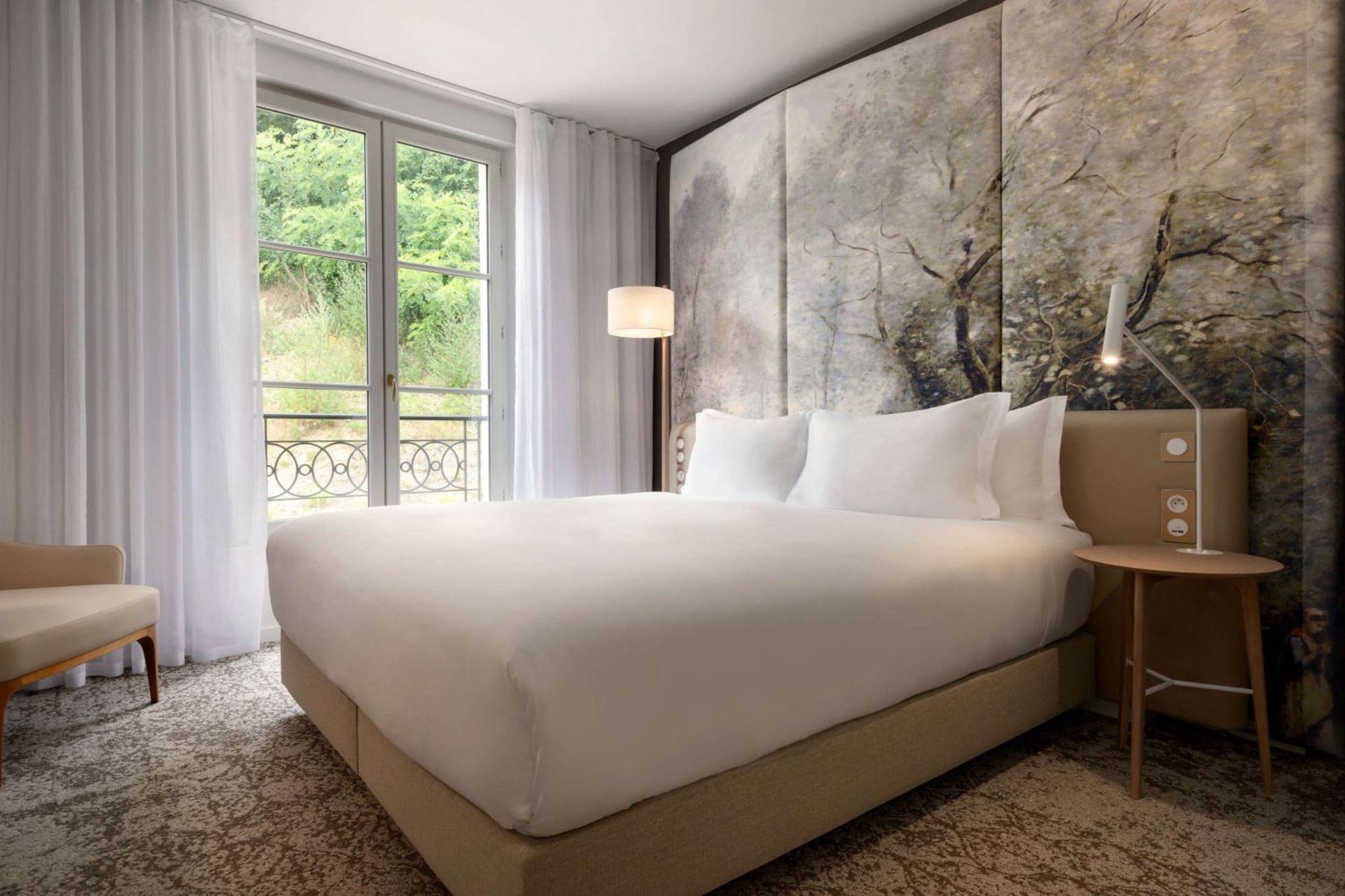 Dolce By Wyndham Versailles - Domaine Du Montcel ชูย์-ออง-โชแซส ภายนอก รูปภาพ