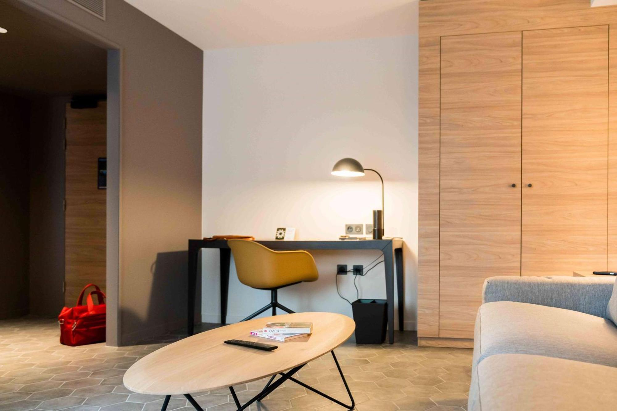 Dolce By Wyndham Versailles - Domaine Du Montcel ชูย์-ออง-โชแซส ภายนอก รูปภาพ