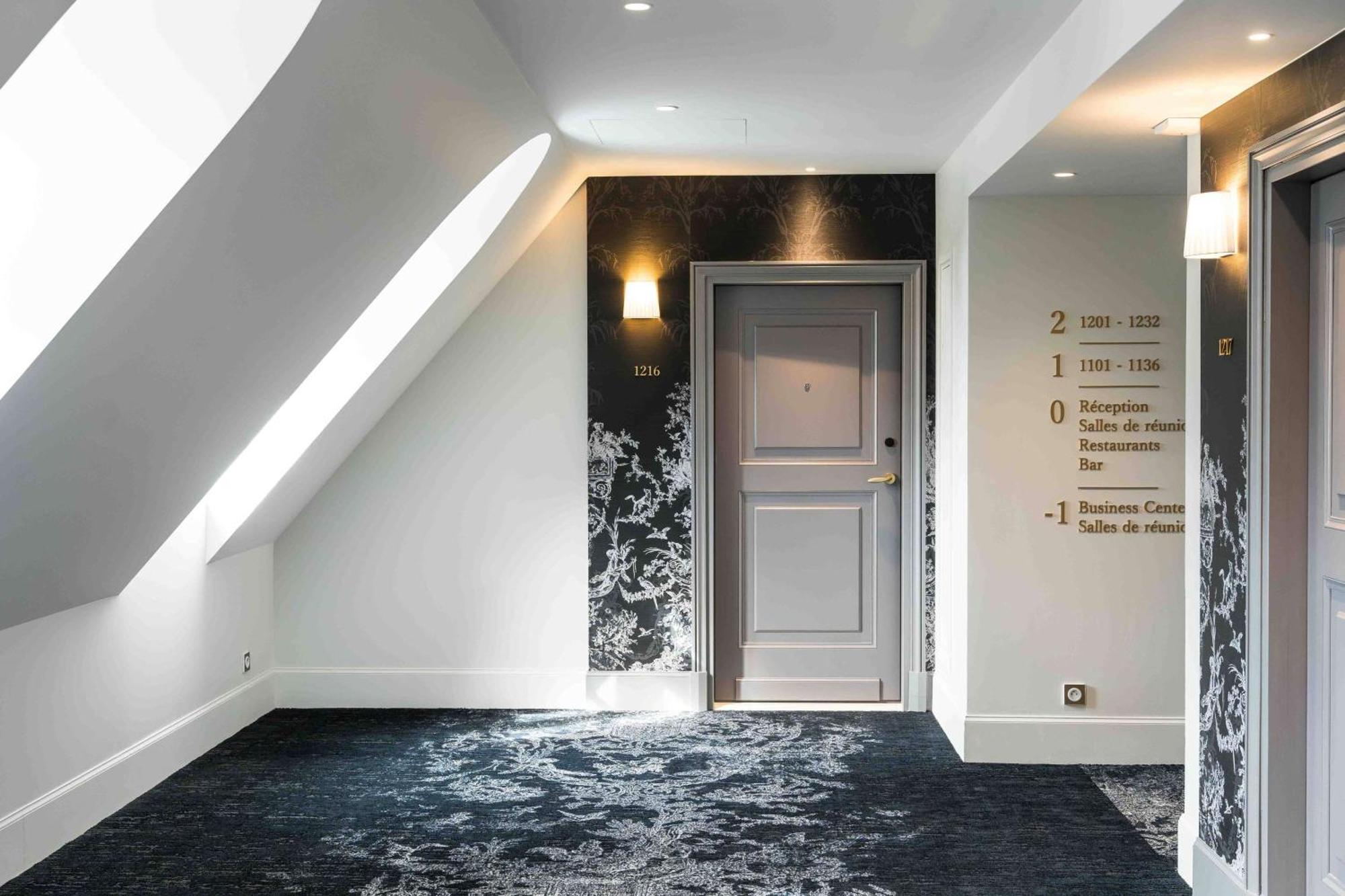 Dolce By Wyndham Versailles - Domaine Du Montcel ชูย์-ออง-โชแซส ภายนอก รูปภาพ