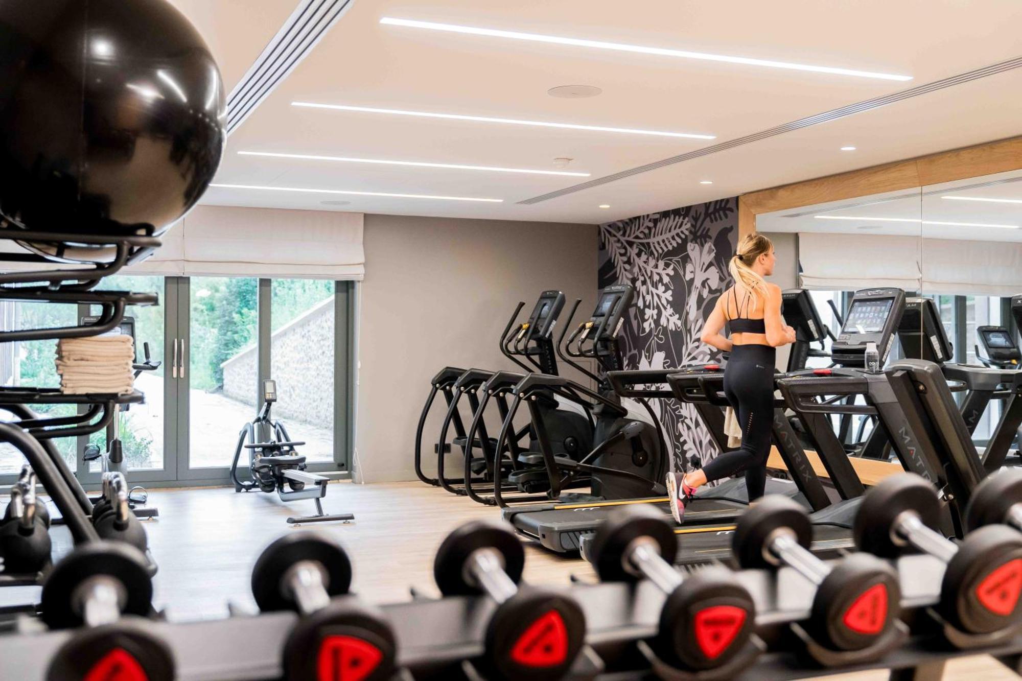 Dolce By Wyndham Versailles - Domaine Du Montcel ชูย์-ออง-โชแซส ภายนอก รูปภาพ